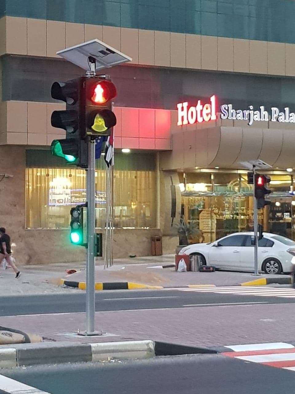 Solar Pedestrian Traffic Signal with Push Button