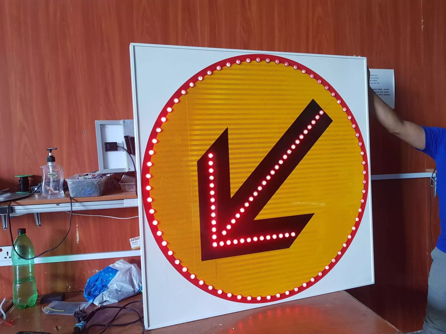 Traffic Arrow Signs